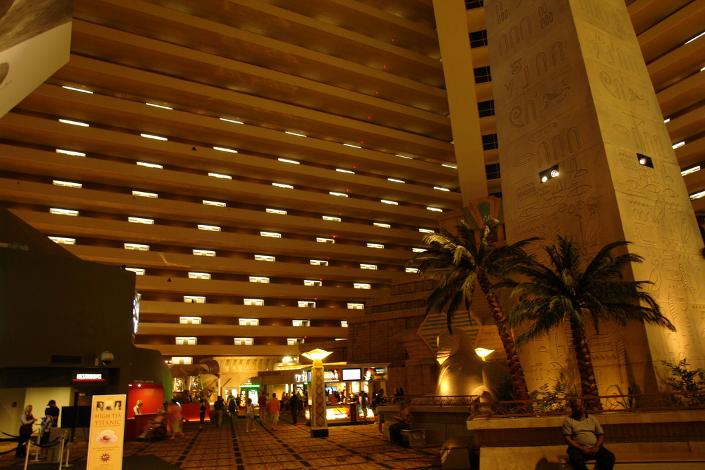  Luxor